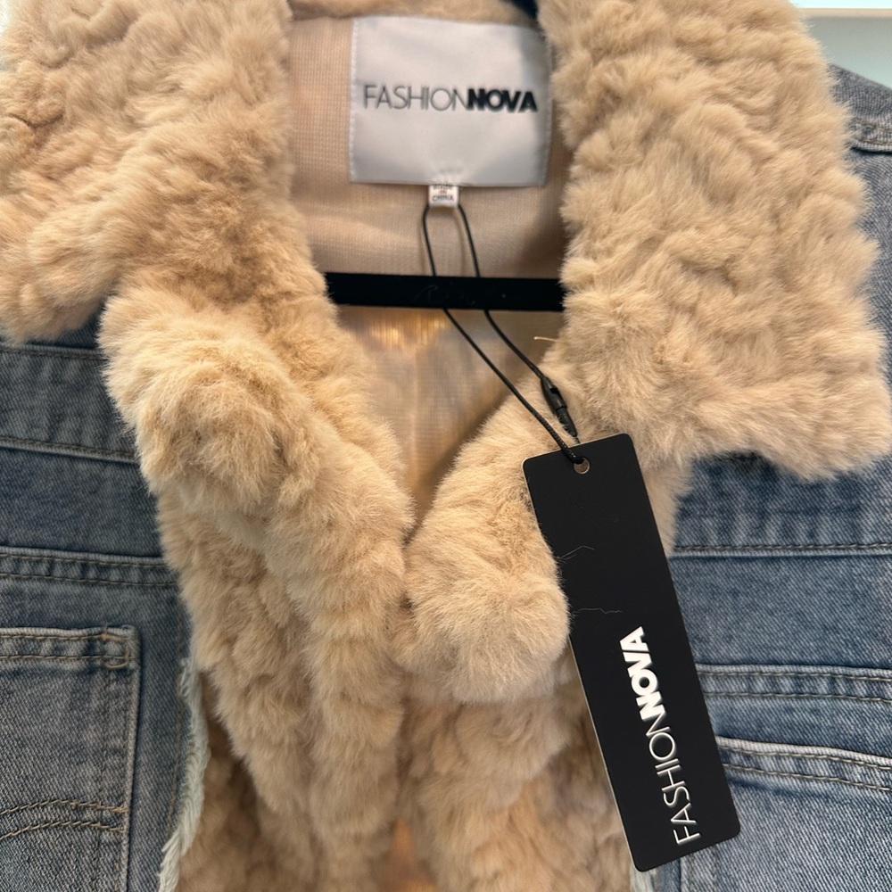 Fashion Nova Light Blue Denim Jacket with Tan Faux Fur - Picture 5 of 12